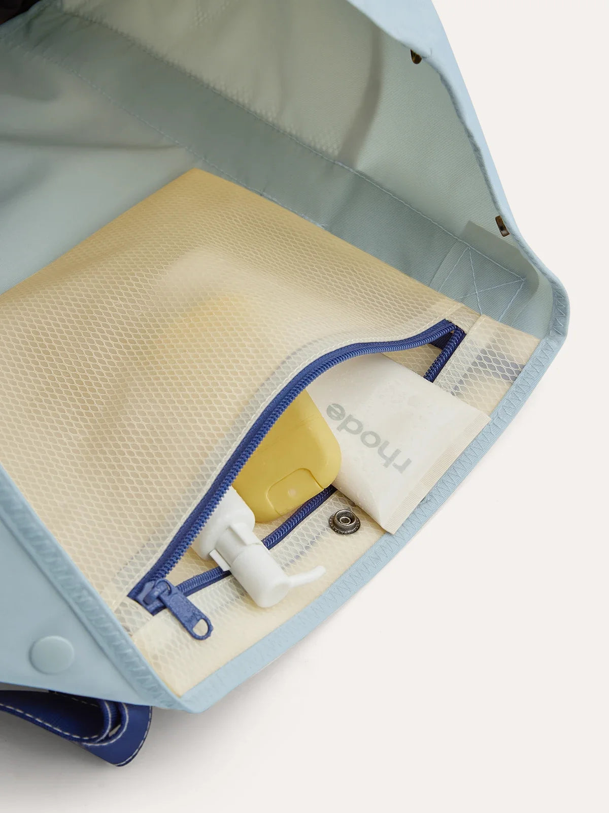 Coast 40L Tote